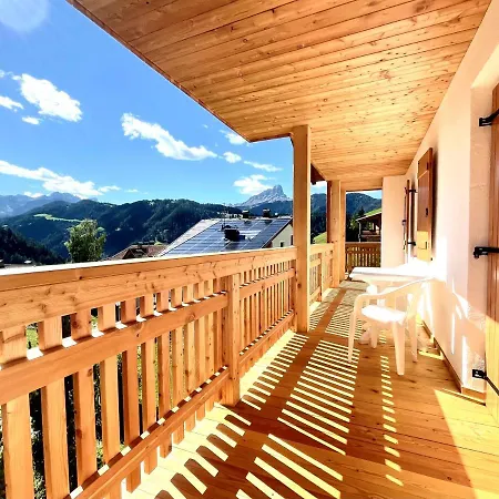 Ciasa De Zeno Aparthotel La Valle Exterior photo